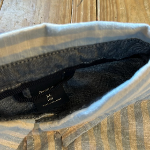 Beachy Button-Down - Picture 3 of 6